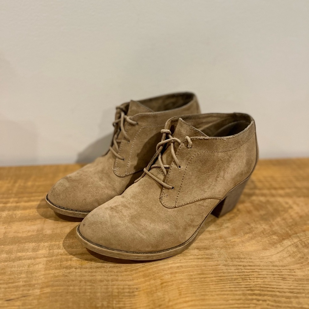 Rocket dog women’s light brown tan‎ ankle boot / booties size 8.5